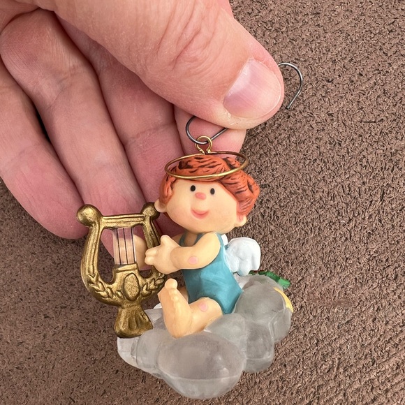 Hallmark Musical Angel Ornament - Picture 10 of 10